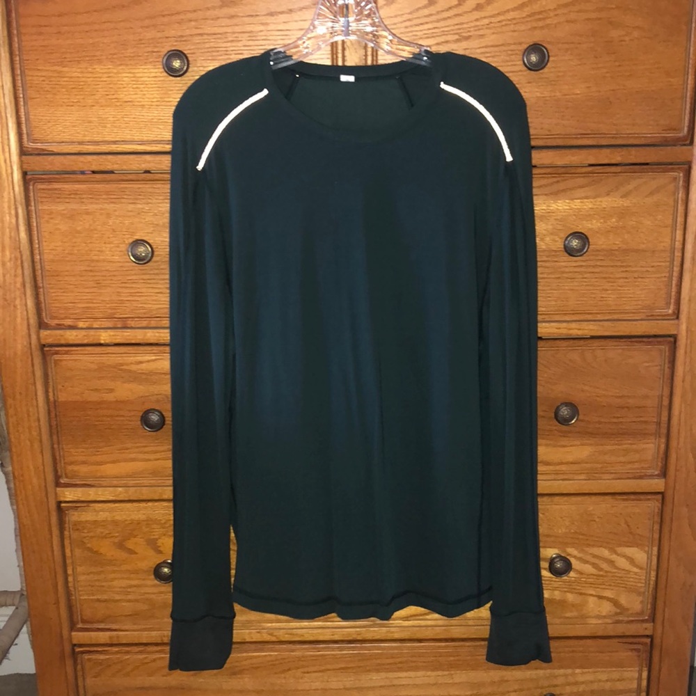 Men’s Lululemon long sleeve tee
